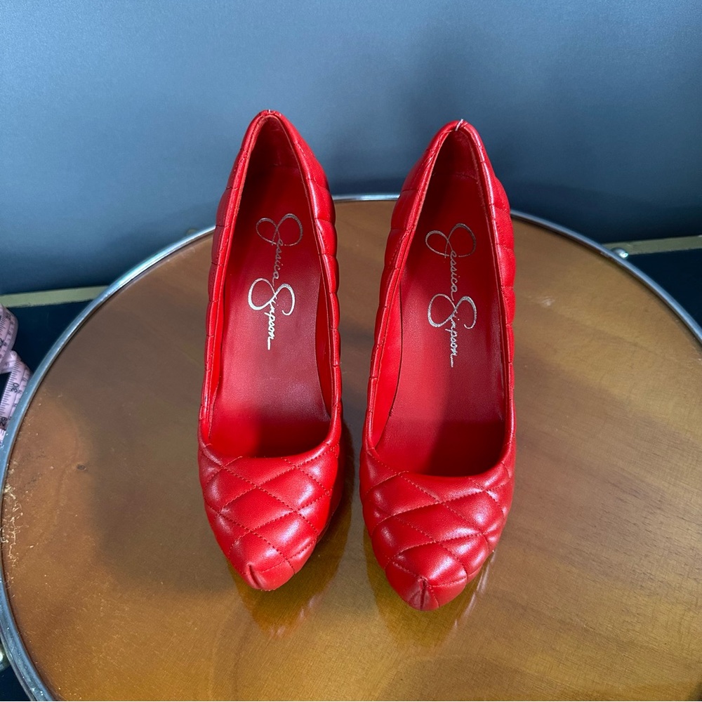 Jessica Simpson Parish7 Red Quilted Platform High Heels Pumps Sz 5.5 🍒 - Picture 3 of 15